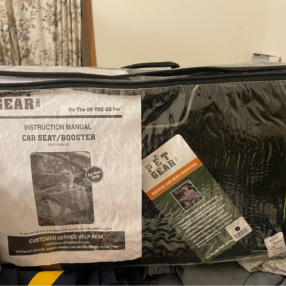 Pet gear car seat/booster